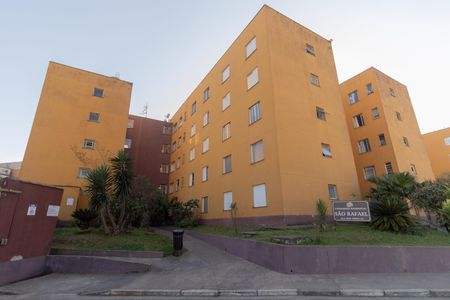 Vista interna dos blocos de apartamento para alugar com 2 quartos, 45m² em Jardim Santo Andre, São Paulo