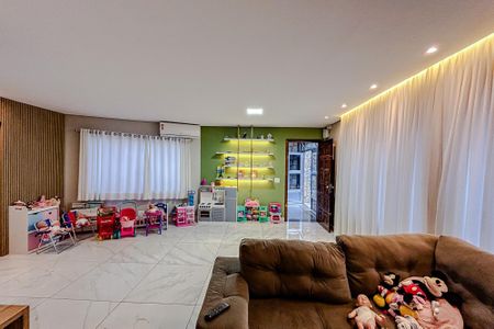 Sala de casa para alugar com 3 quartos, 250m² em Vila Santa Isabel, São Paulo