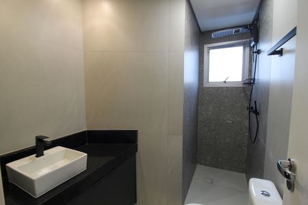 Banheiro de apartamento à venda com 3 quartos, 90m² em Vila Indiana, São Paulo