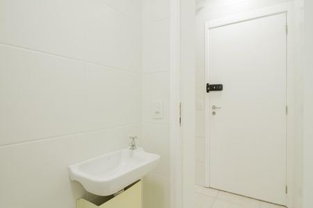 Banheiro de serviço de apartamento para alugar com 3 quartos, 162m² em Tatuapé, São Paulo