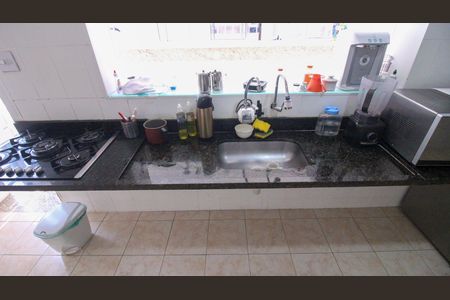 Casa à venda com 4 quartos, 240m² em Jardim Avelino, São Paulo