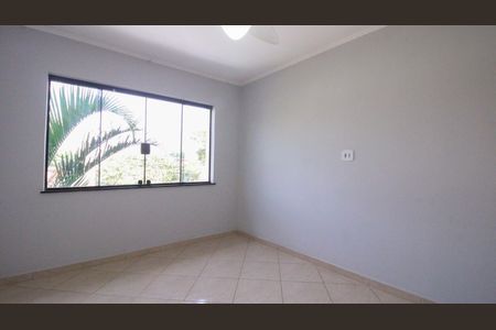 Casa à venda com 4 quartos, 240m² em Jardim Avelino, São Paulo