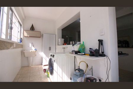 Casa à venda com 4 quartos, 240m² em Jardim Avelino, São Paulo