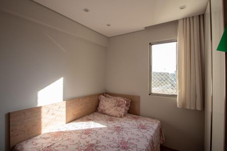 Apartamento à venda com 80m², 3 quartos e 2 vagasQuarto 2