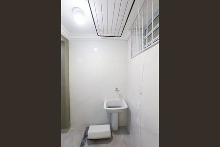 Casa para alugar com 230m², 2 quartos e 2 vagas Casa para alugar com 230m², 2 quartos e 2 vagasÁrea de Serviço