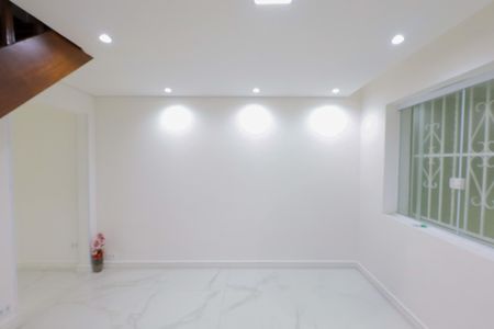 Casa para alugar com 230m², 2 quartos e 2 vagas Casa para alugar com 230m², 2 quartos e 2 vagasSala