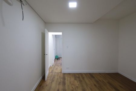 Casa para alugar com 230m², 2 quartos e 2 vagas Casa para alugar com 230m², 2 quartos e 2 vagasQuarto 1 Fundos - Suite