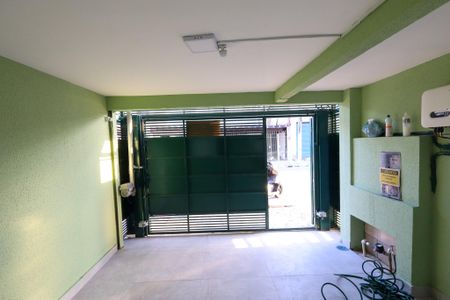 Garagem de casa para alugar com 2 quartos, 230m² em Socorro, São Paulo