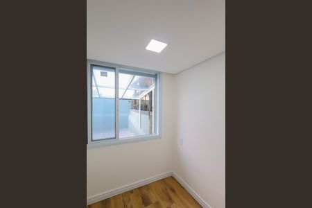 Casa para alugar com 230m², 2 quartos e 2 vagas Casa para alugar com 230m², 2 quartos e 2 vagasQuarto 1 Fundos - Suite
