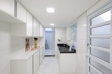 Casa para alugar com 230m², 2 quartos e 2 vagas Casa para alugar com 230m², 2 quartos e 2 vagasCozinha