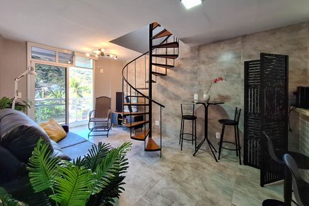 Sala de apartamento para alugar com 2 quartos, 90m² em Itacoatiara, Niterói