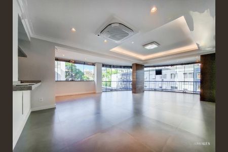 Apartamento à venda com 121m², 3 quartos e 1 vaga