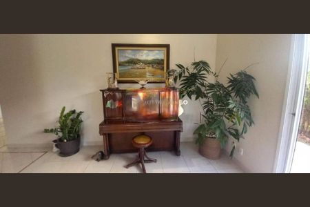 Casa de condomínio à venda com 600m², 4 quartos e sem vaga