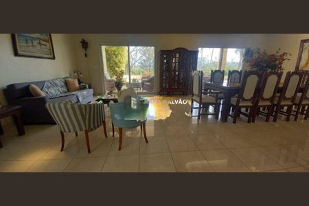 Casa de condomínio à venda com 600m², 4 quartos e sem vaga