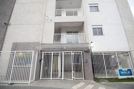 Fachada  de apartamento para alugar com 2 quartos, 47m² em Vila das Bandeiras, Guarulhos
