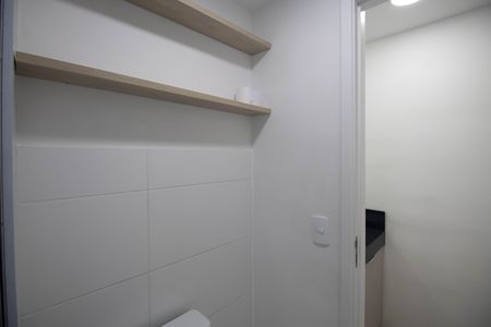 Banheiro  de apartamento para alugar com 2 quartos, 47m² em Vila das Bandeiras, Guarulhos