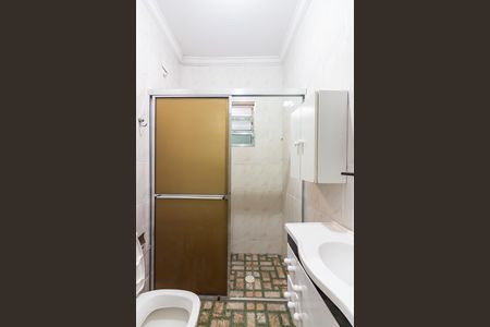 Banheiro social de casa à venda com 2 quartos, 150m² em Padroeira, Osasco