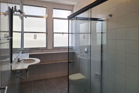 Banheiro de apartamento para alugar com 2 quartos, 120m² em Icaraí, Niterói