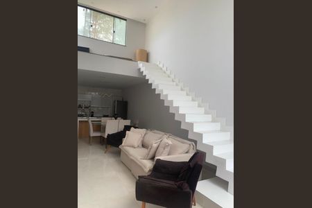 Casa de condomínio para alugar com 300m², 3 quartos e 1 vaga Casa de condomínio para alugar com 300m², 3 quartos e 1 vagaSala
