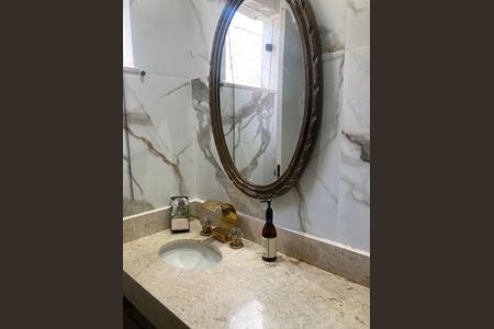 Casa de condomínio para alugar com 300m², 3 quartos e 1 vaga Casa de condomínio para alugar com 300m², 3 quartos e 1 vagaBanheiro da Suíte