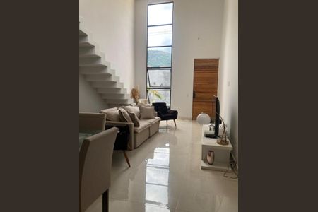 Casa de condomínio para alugar com 300m², 3 quartos e 1 vaga Casa de condomínio para alugar com 300m², 3 quartos e 1 vagaSala