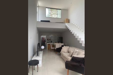 Casa de condomínio para alugar com 300m², 3 quartos e 1 vaga Casa de condomínio para alugar com 300m², 3 quartos e 1 vagaSala