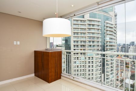 Apartamento para alugar com 40m², 1 quarto e 2 vagas Apartamento para alugar com 40m², 1 quarto e 2 vagasvaranda Sala de jantar