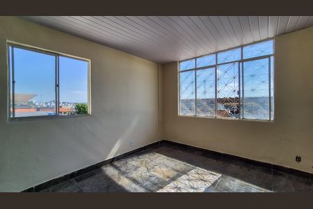 Casa para alugar com 2 quartos, 55m² em Irajá, Rio de Janeiro