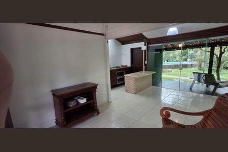 Sala de casa para alugar com 3 quartos, 310m² em Rio Tavares, Florianópolis