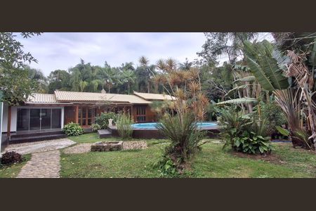Área externa de casa para alugar com 3 quartos, 310m² em Rio Tavares, Florianópolis