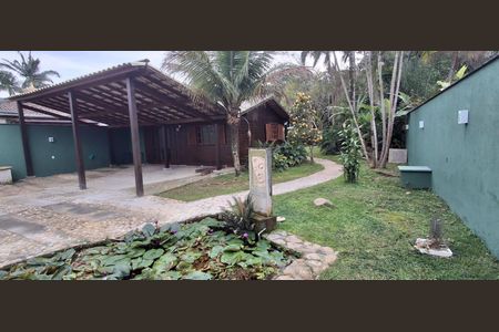 Área externa de casa para alugar com 3 quartos, 310m² em Rio Tavares, Florianópolis