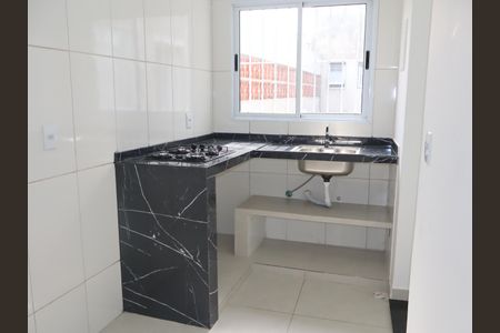 Cozinha de apartamento para alugar com 1 quarto, 30m² em Jardim Imperador (zona Leste), São Paulo