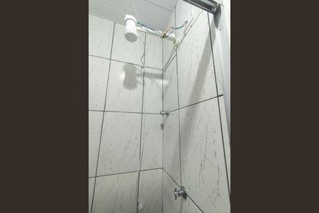 Banheiro Social de kitnet/studio para alugar com 1 quarto, 35m² em Sítio Cercado, Curitiba