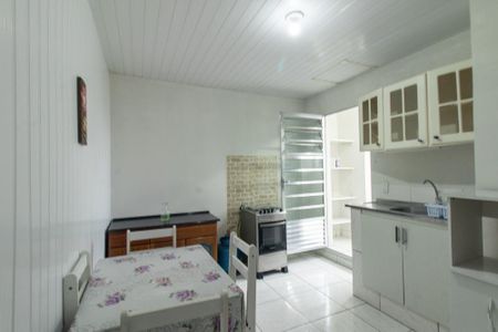 Cozinha  de kitnet/studio para alugar com 1 quarto, 35m² em Sítio Cercado, Curitiba
