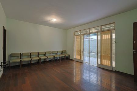 Apartamento à venda com 4 quartos, 255m² em Santo Antônio, Belo Horizonte