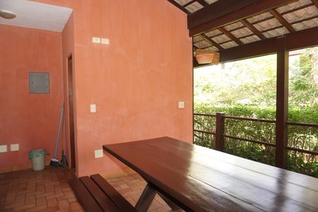Casa de condomínio para alugar com 300m², 4 quartos e 2 vagasChurrasqueira