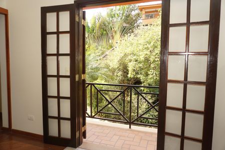 Casa de condomínio para alugar com 300m², 4 quartos e 2 vagasVaranda
