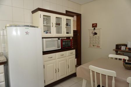 Casa de condomínio para alugar com 300m², 4 quartos e 2 vagasCozinha