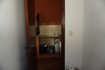 Casa de condomínio para alugar com 300m², 4 quartos e 2 vagasBanheiro Social