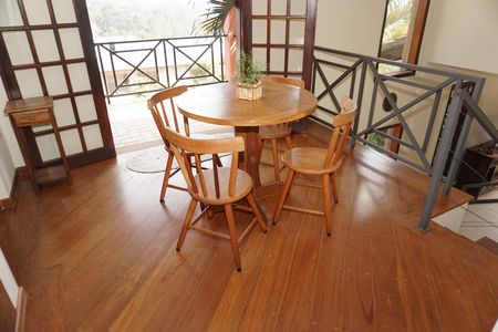 Casa de condomínio para alugar com 300m², 4 quartos e 2 vagasMezanino