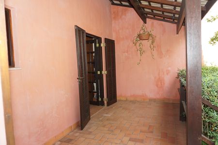 Casa de condomínio para alugar com 300m², 4 quartos e 2 vagasVaranda