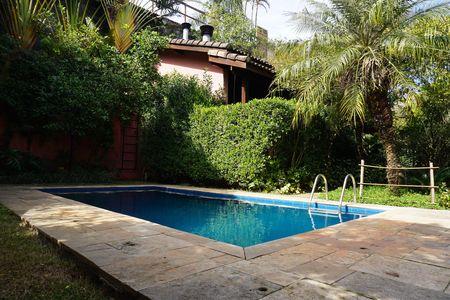 Casa de condomínio para alugar com 300m², 4 quartos e 2 vagasPiscina