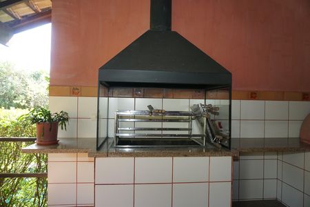 Churrasqueira de casa de condomínio para alugar com 4 quartos, 300m² em Jardim Indaia, Embu das Artes