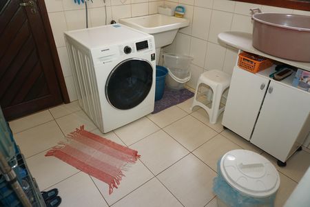 Casa de condomínio para alugar com 300m², 4 quartos e 2 vagasLavanderia