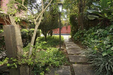 Casa de condomínio para alugar com 300m², 4 quartos e 2 vagasÁrea externa