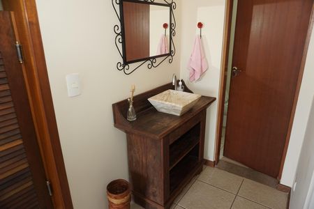 Casa de condomínio para alugar com 300m², 4 quartos e 2 vagasLavabo