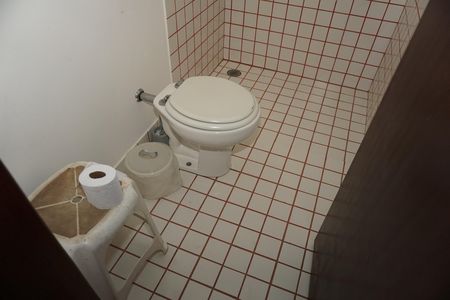 Casa de condomínio para alugar com 300m², 4 quartos e 2 vagasBanheiro Social