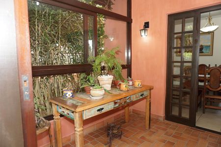 Casa de condomínio para alugar com 300m², 4 quartos e 2 vagasJardim