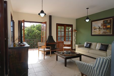 Casa de condomínio para alugar com 300m², 4 quartos e 2 vagasSala
