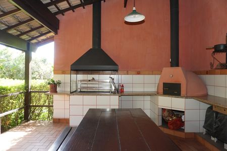 Casa de condomínio para alugar com 300m², 4 quartos e 2 vagasChurrasqueira